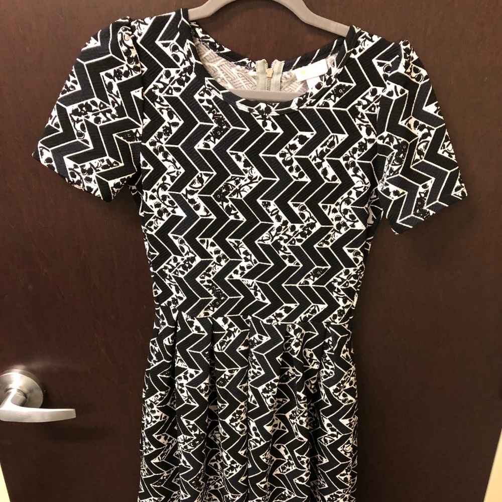 LuLaRoe Amelia Small Black White NWOT
